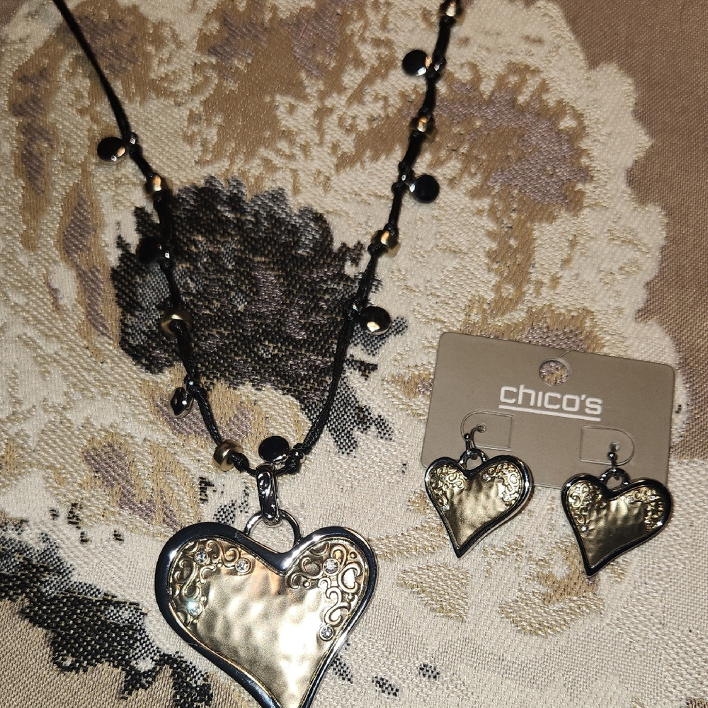 Chico's Black and Gold Heart Necklace Set